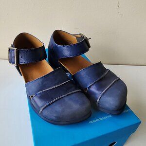 John Fluevog blue Sarika, women's size 7